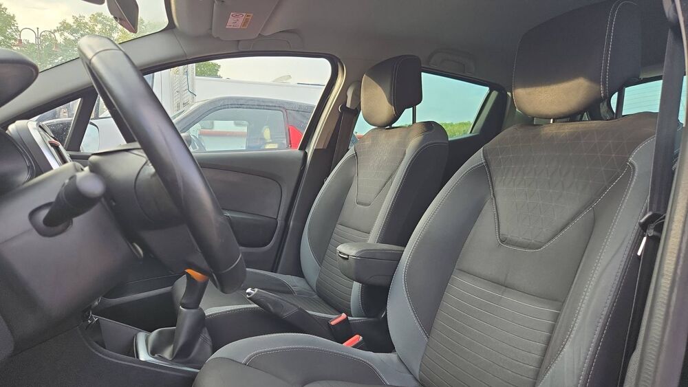 Clio 0.9 TCe 90 Intense - Entretien constructeur 2016 occasion 83600 Frejus