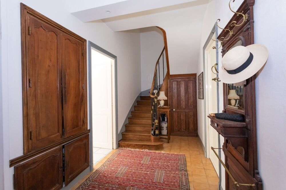 Maison de ville XIXe siècle  5 chambres  185 m²  Rochefort centre