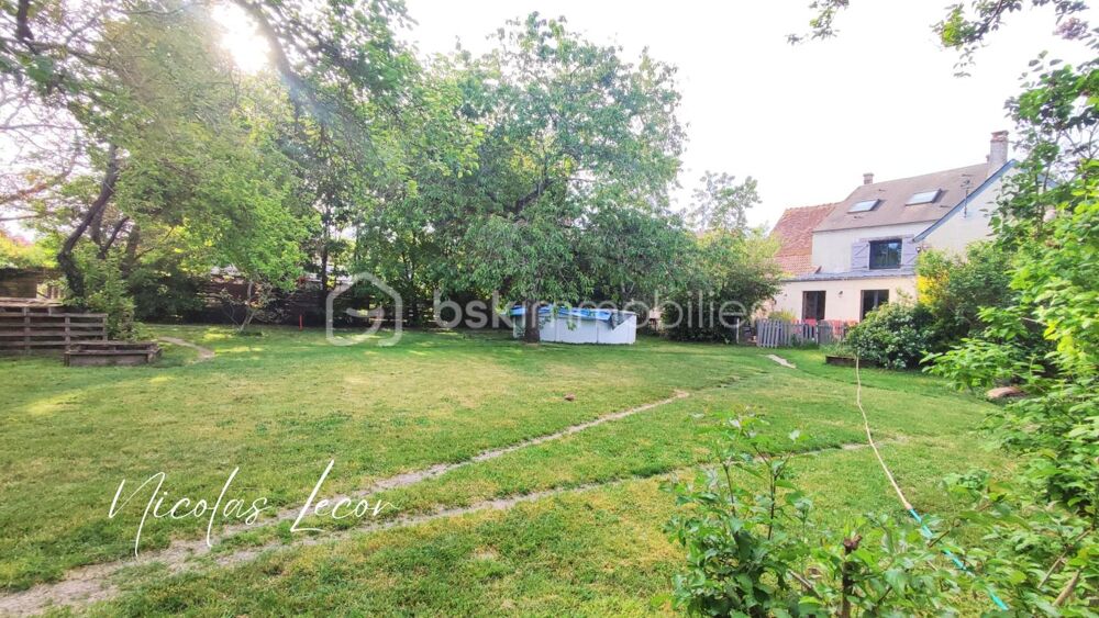 Maison familiale 180 m² au coeur de Nérondes  Proche base dAvord