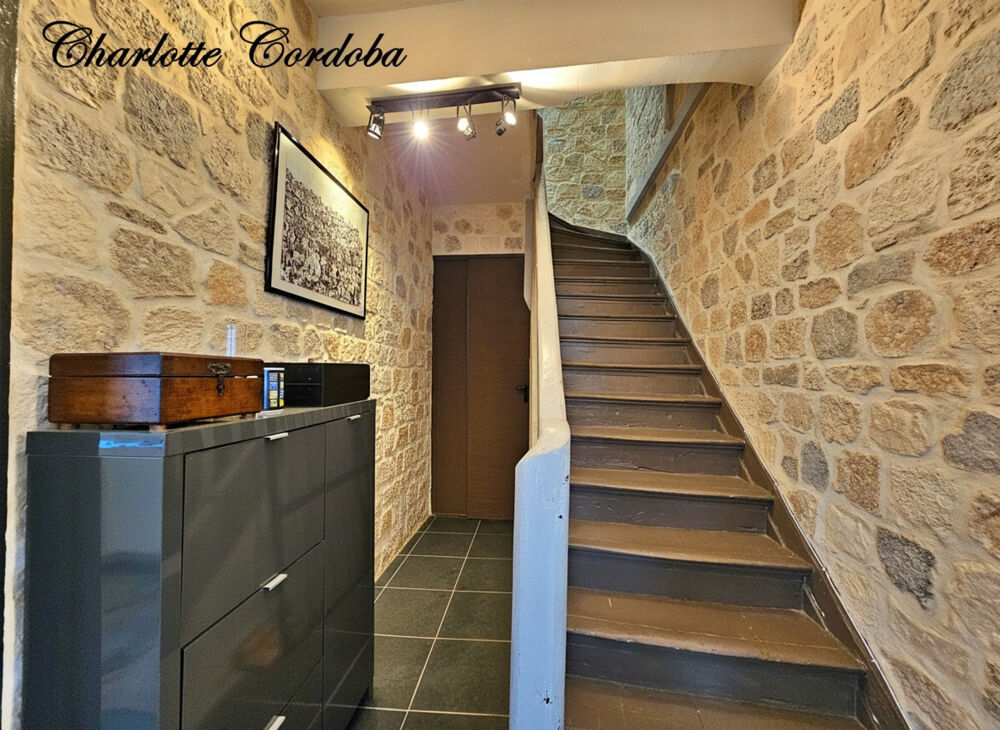 Maison de caractère en pierre  Volumes généreux au coeur de Sérignac-sur-Garonne