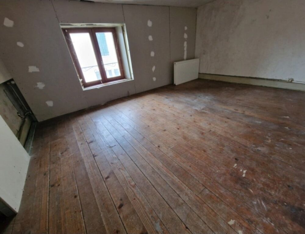MAISON à vendre 5 pièces VITTEL (88) avec CAVE, TERRASSE couverte, ATELIER, TERRAIN