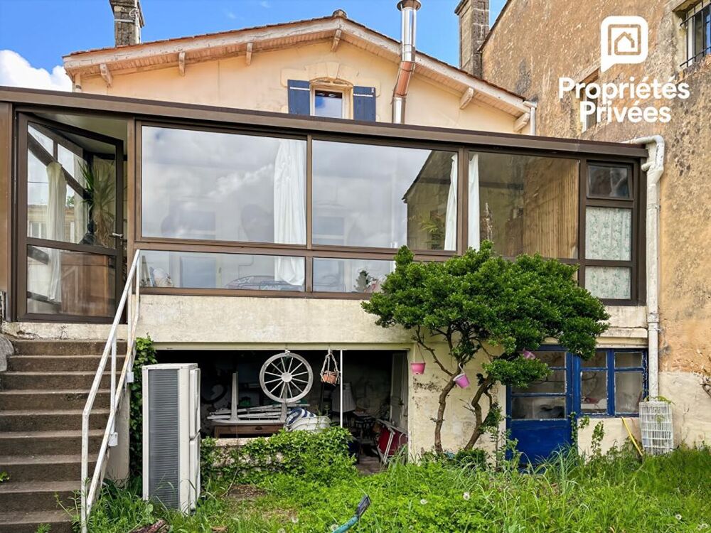 Vente Maison Maison de charme à Blaye avec vue estuaire, piscine et fort potentiel d'aménagement Blaye