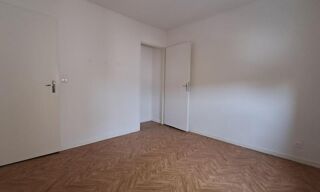  Appartement à louer 5 pièces 98 m²