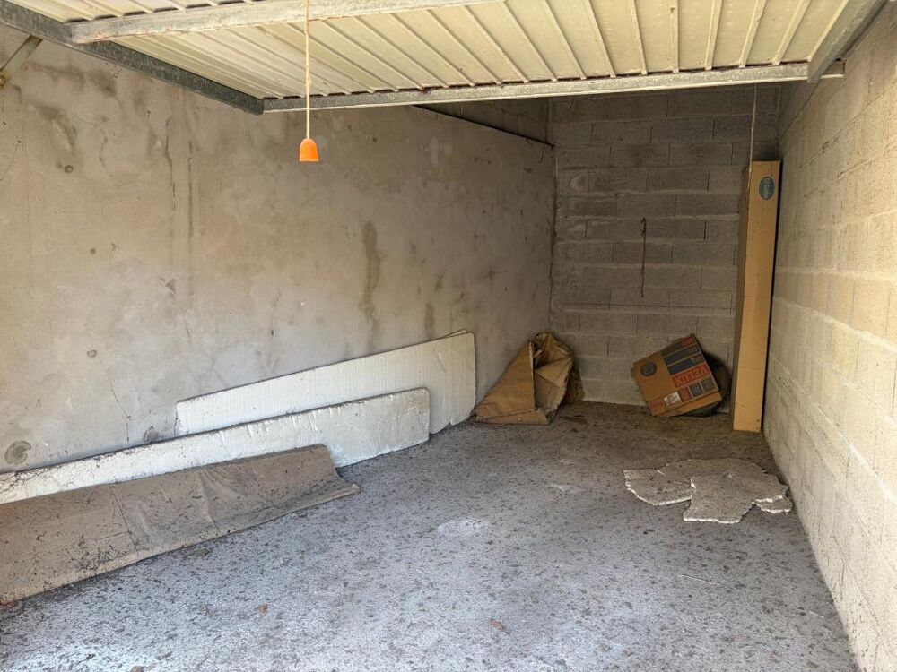 Vente Parking/Garage LES SABLES D'OLONNE RARISSIME RUE PEPIN GARAGE FERME 14 M² DANS L'ENCEINTE D'UNE RESIDENCE SECURISEE Les sables d olonne