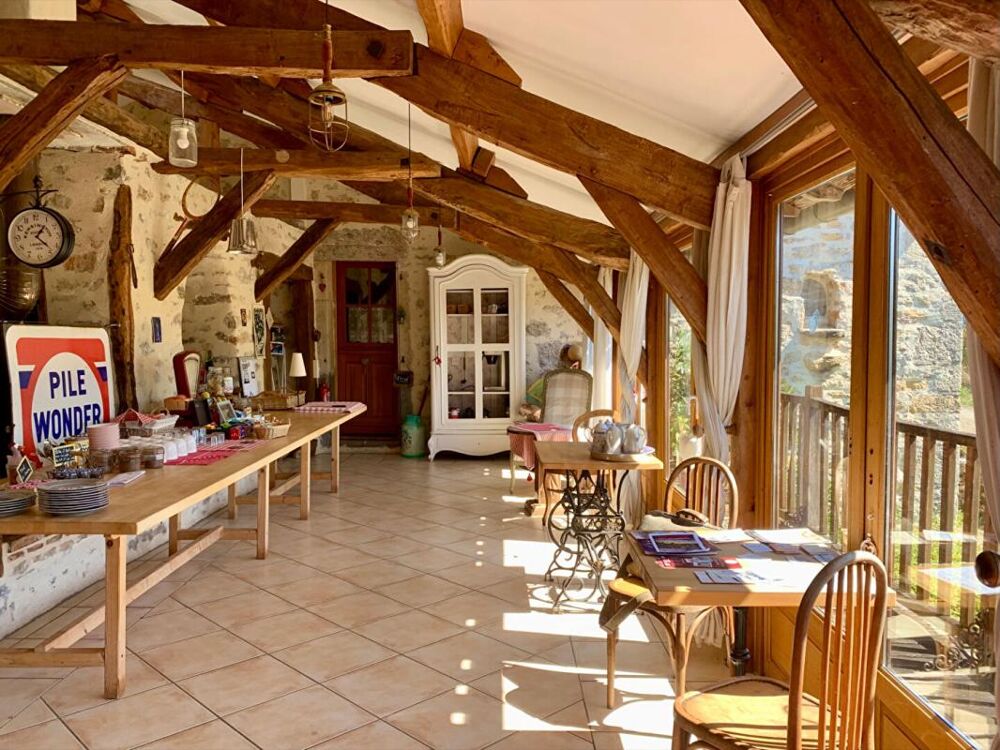 Vente Maison Maison d'hôtes 440 m² avec gîte, piscine et parc de 7 285 m² - vue Saint-Cirq-Lapopie Tour de faure