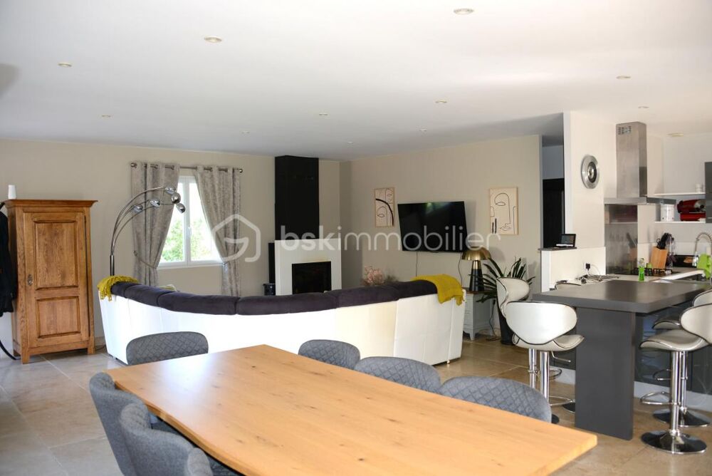 Belle maison de 105 M2 plus un studio de 27M2 proche de la CCI de Aubenas