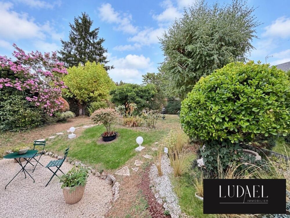 Vente Maison Maison familiale de 136 m² avec jardin paysager et double garag Blois