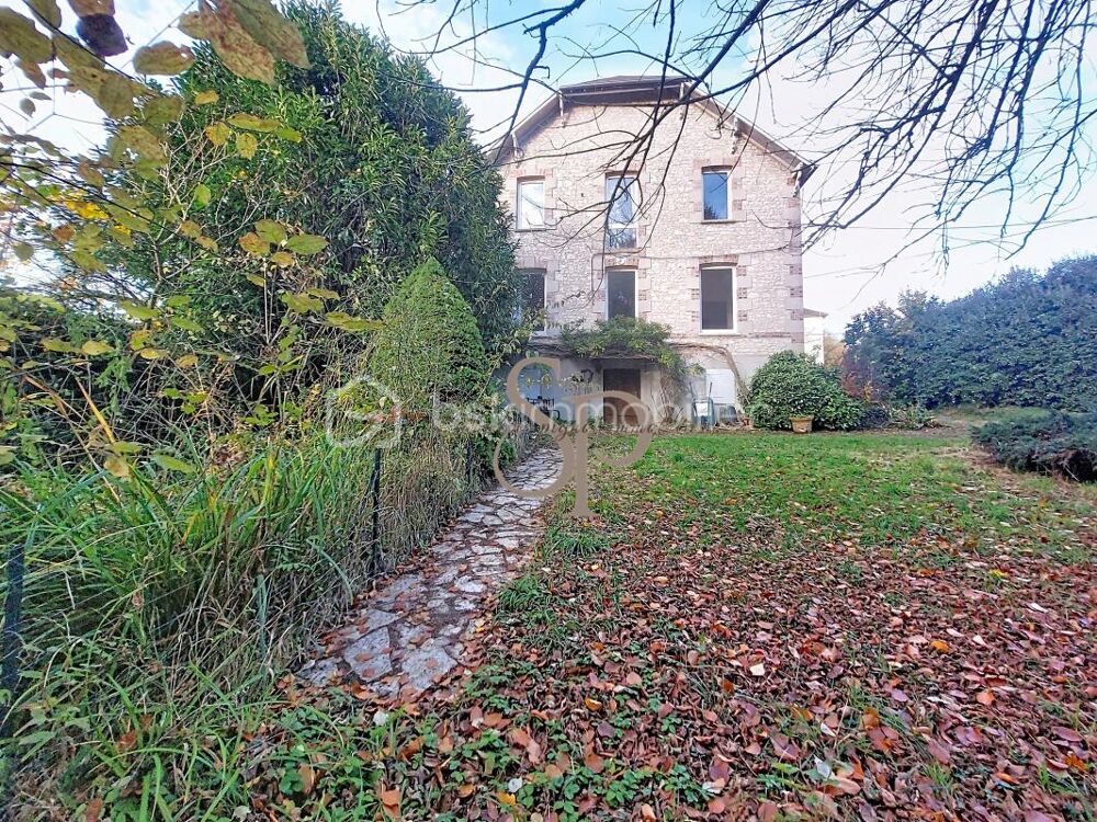 Vente Maison Maison 8 pièces environ 190 m² Lorrez le bocage preaux