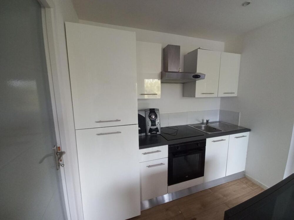 Location Appartement T3 MEUBLE avec véranda à VAULX-EN-VELIN Vaulx en velin