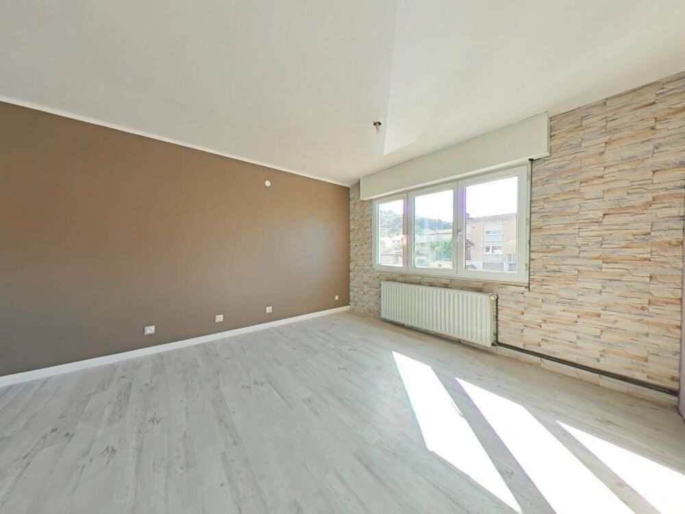 Maison jumelée F5 avec grand terrain  Au calme dans une impasse