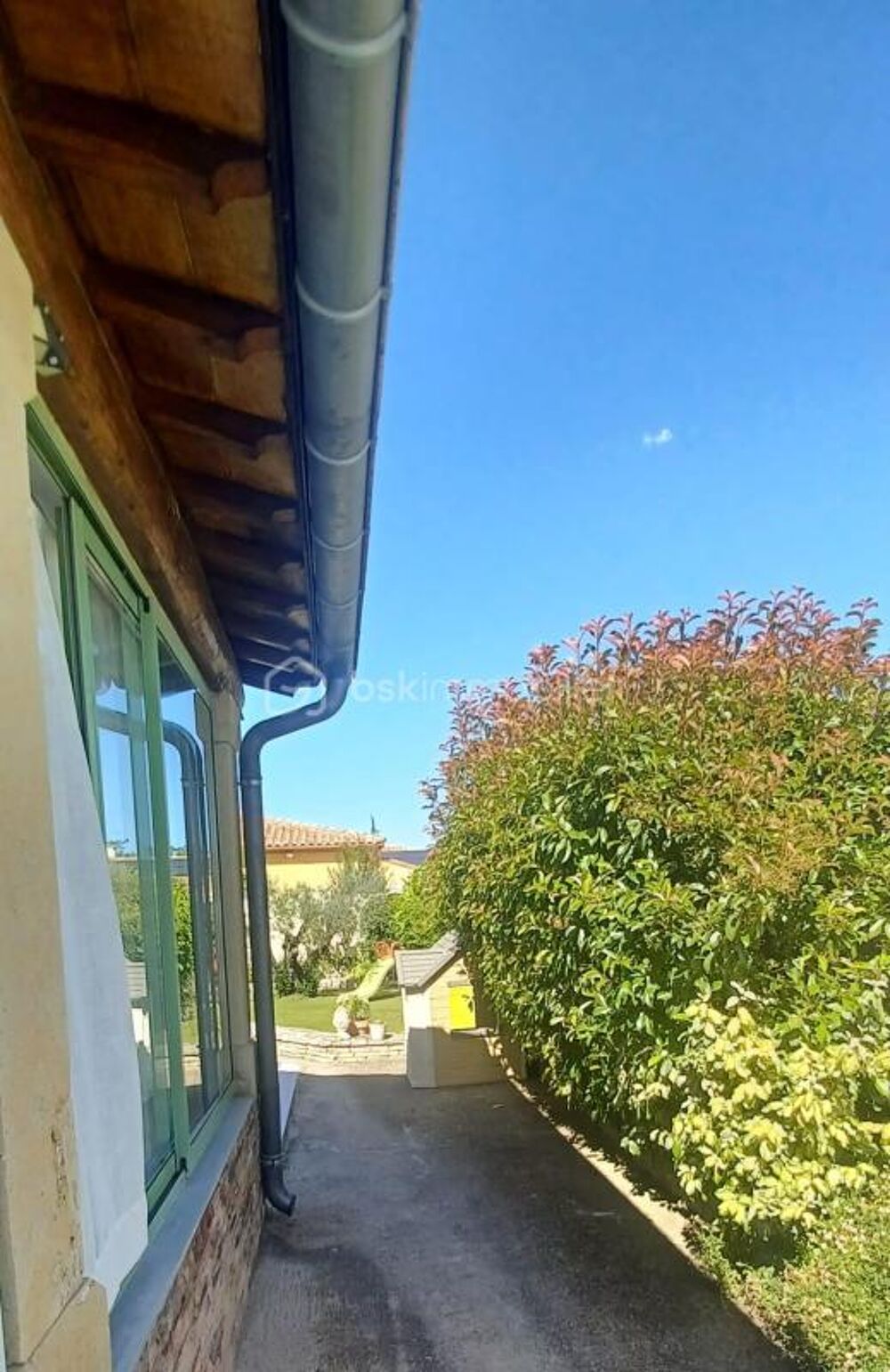 VILLA TRADITIONNELLE + STUDIO A VENDRE