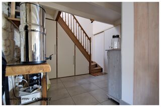 Vente Maison Maison à vendre 6 pièces TRIZAY (17) MAISON EN PIERRE ENTIEREMENT RENOVEE, BEAUX VOLUMES, 3 CHAMBRES, GARAGE, APPENTIS, ABRIS DE Trizay