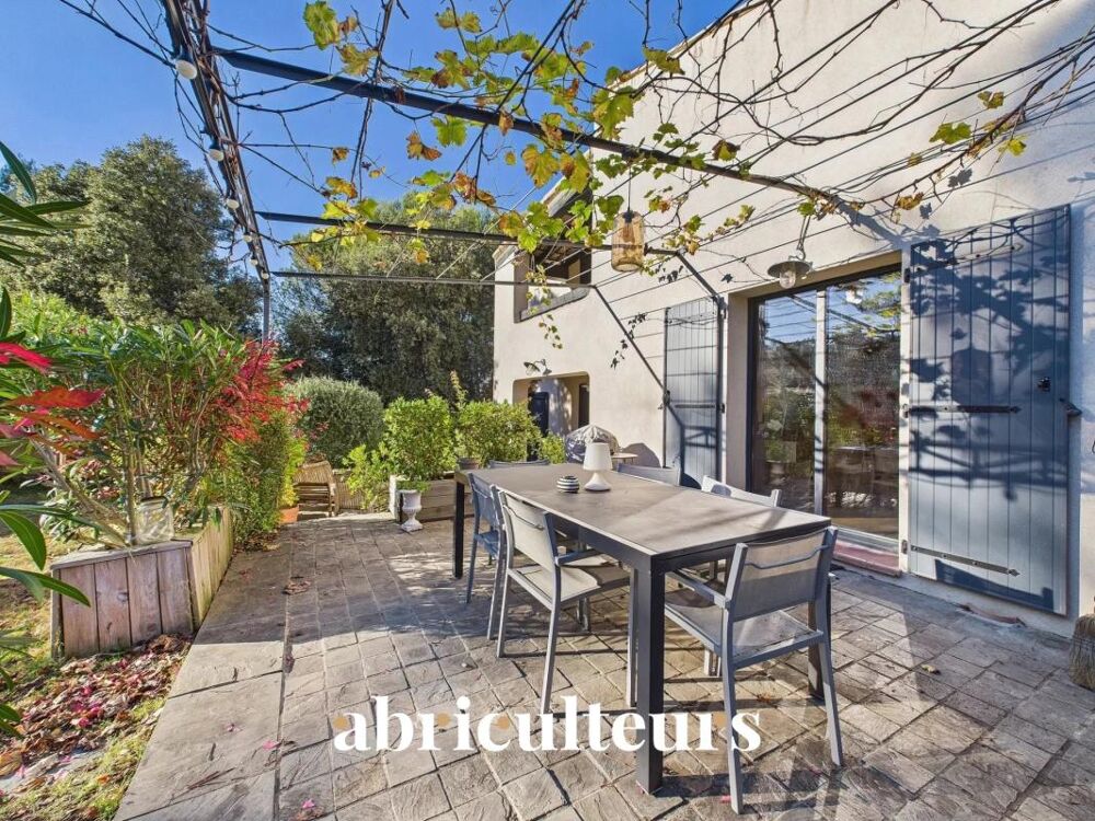 Maison 8 pièces 252 m² · à Rognes · 252 m² · 1 050 000 €