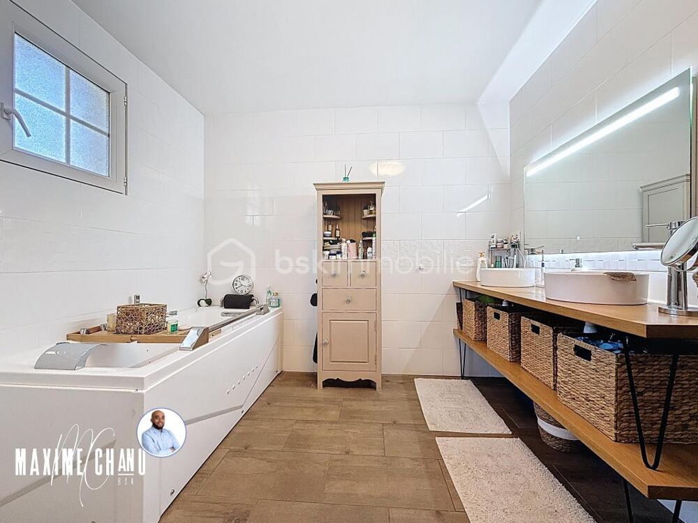  vendre  Proprit/chteau Montarnaud (34570)