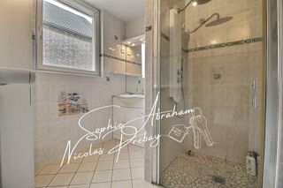  Maison  vendre 8 pices 211 m