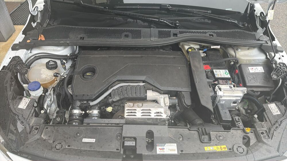 208 1.2 101 Hybrid e-DCT6 Active - Entretien constructeur 2024 occasion 73000 Chambery