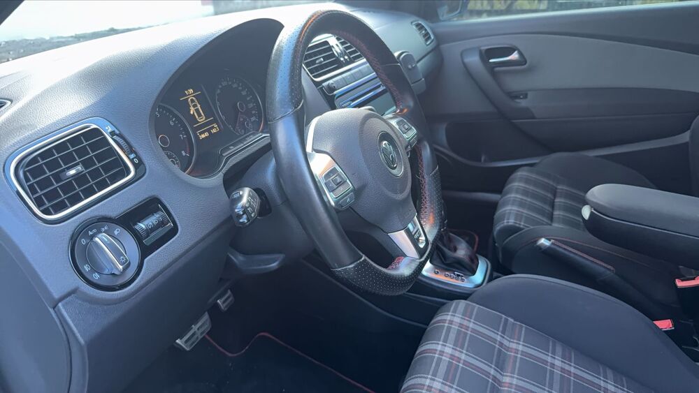 Polo V 1.4 TSI 180 DSG7 GTI - Automatique Toit ouvrant 2011 occasion 45240 Ligny Le Ribault