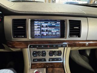 XF 2.2 Diesel PRESTIGE 2015 occasion 56120 Les Forges De Lanouee