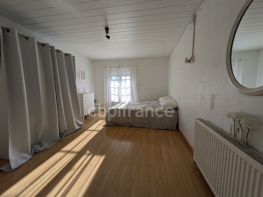 À proximité dAumale  Spacieuse maison familiale de 180 m² sur un terrain clos de plus de 1000 m²