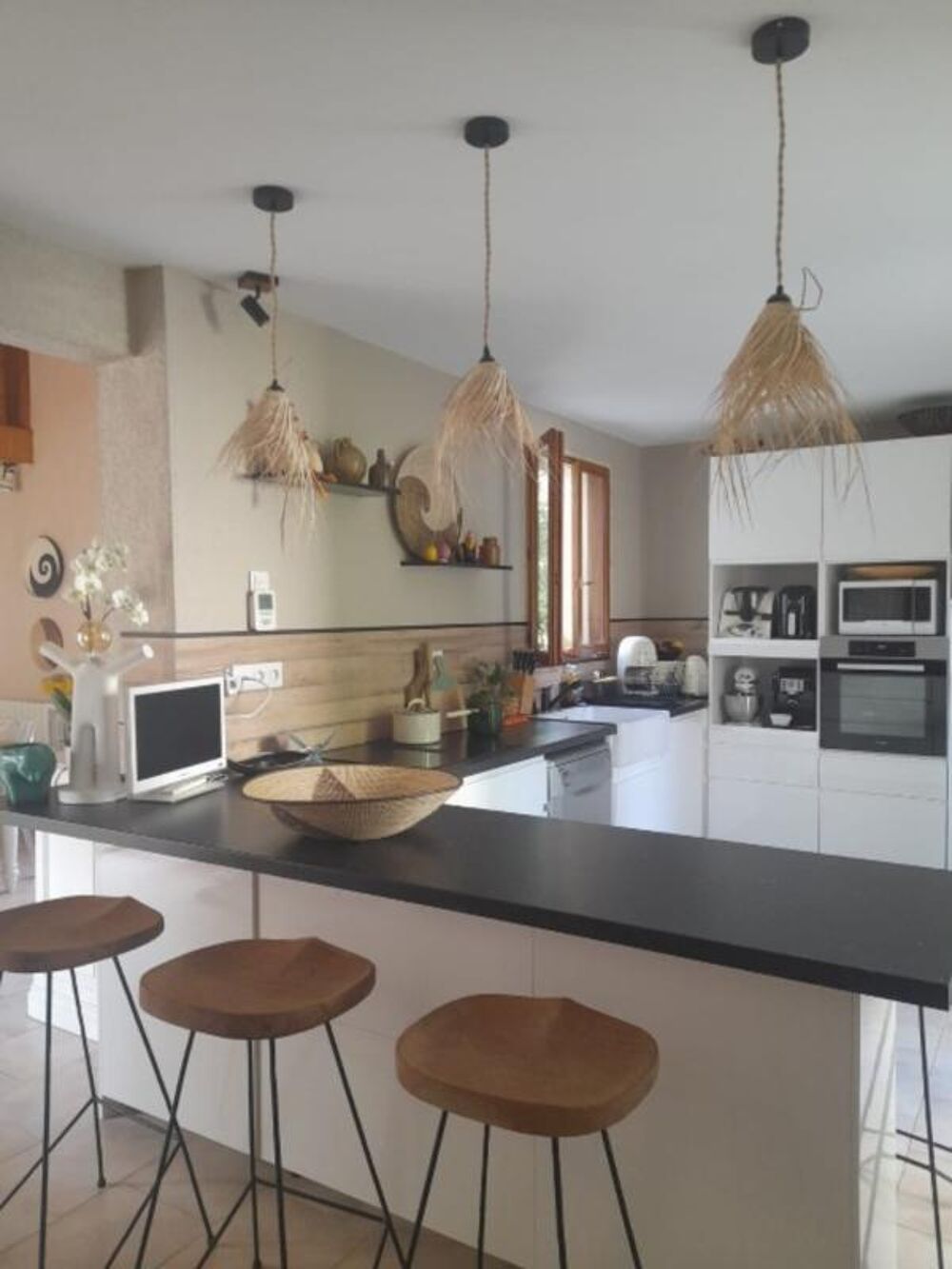 Vente Maison Voeuil et Giget. Maison 130 m² avec terrain et piscine Voeuil et giget