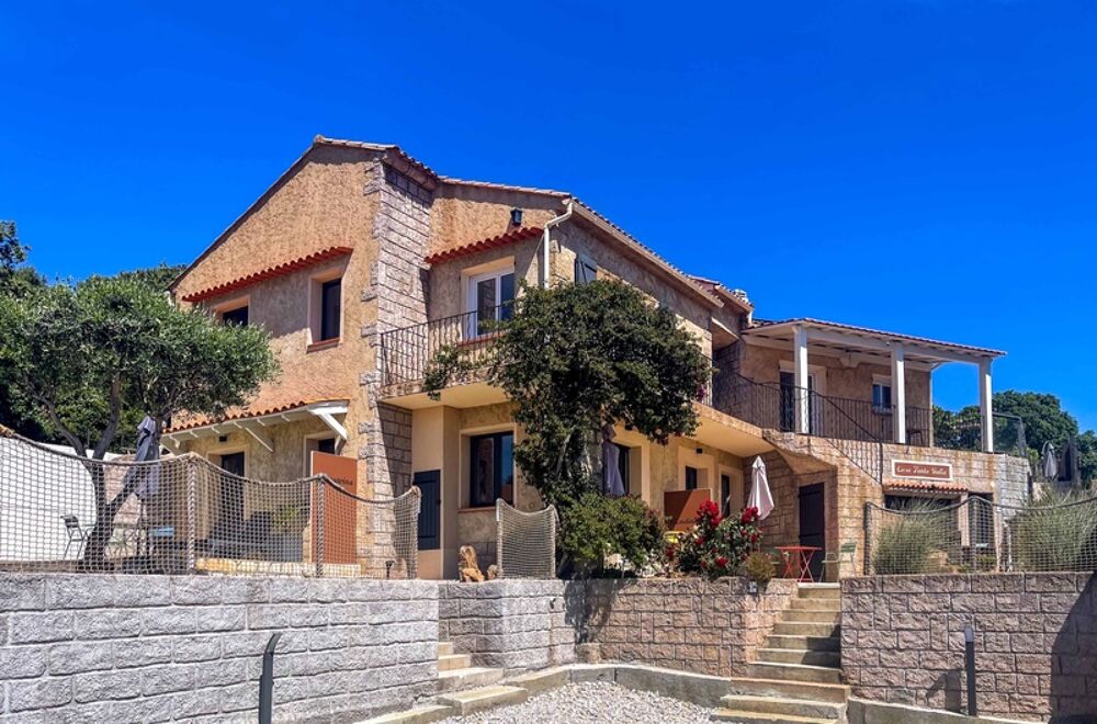 Propriano Sud Corse, propriété exclusive de 265 m2, piscine et vue mer