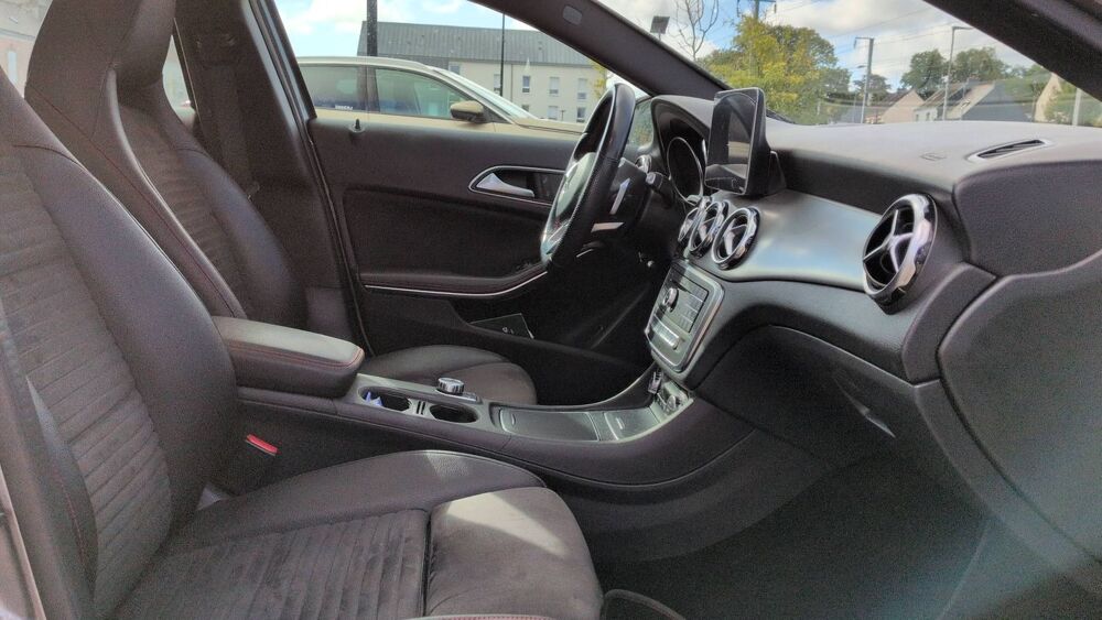 Classe GLA X156 180 122 7G-Tronic Fascination - Automatique Toit ouvran 2019 occasion 56100 Lorient
