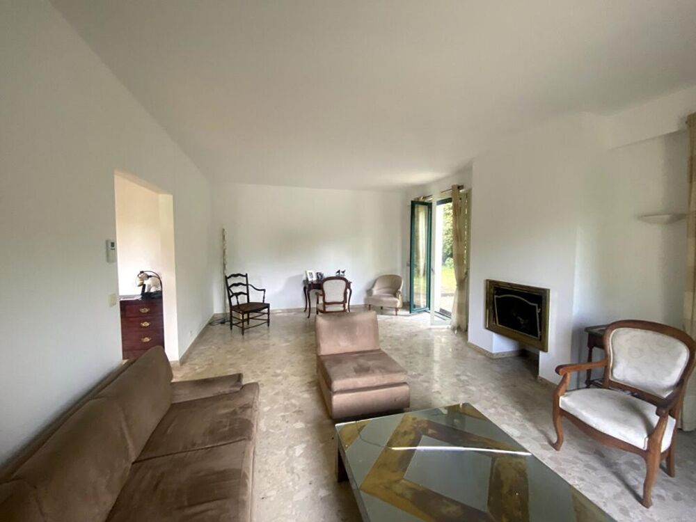 GUERANDE DANS UN VILLAGE PROCHE LA BAULE MAISON DE PLAIN PIED DE 150 m2 SUR UNE PARCELLE DE 1100m2