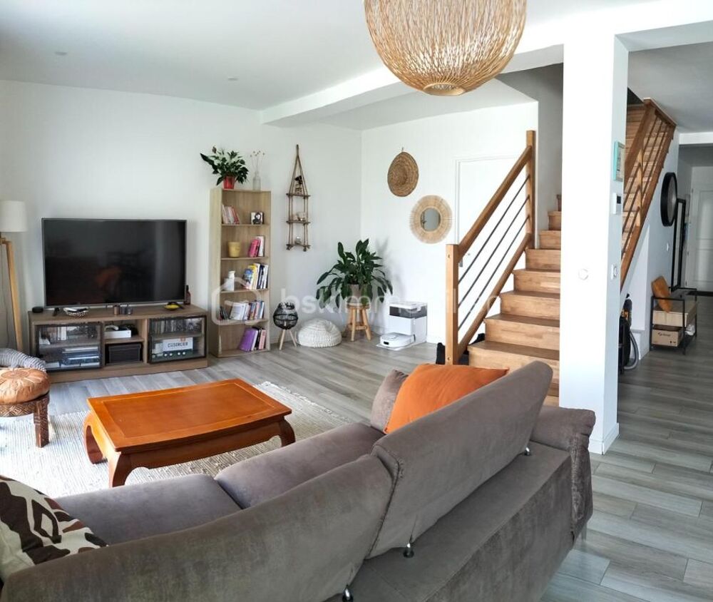 Maison récente 3 chambres et une pièce indépendante