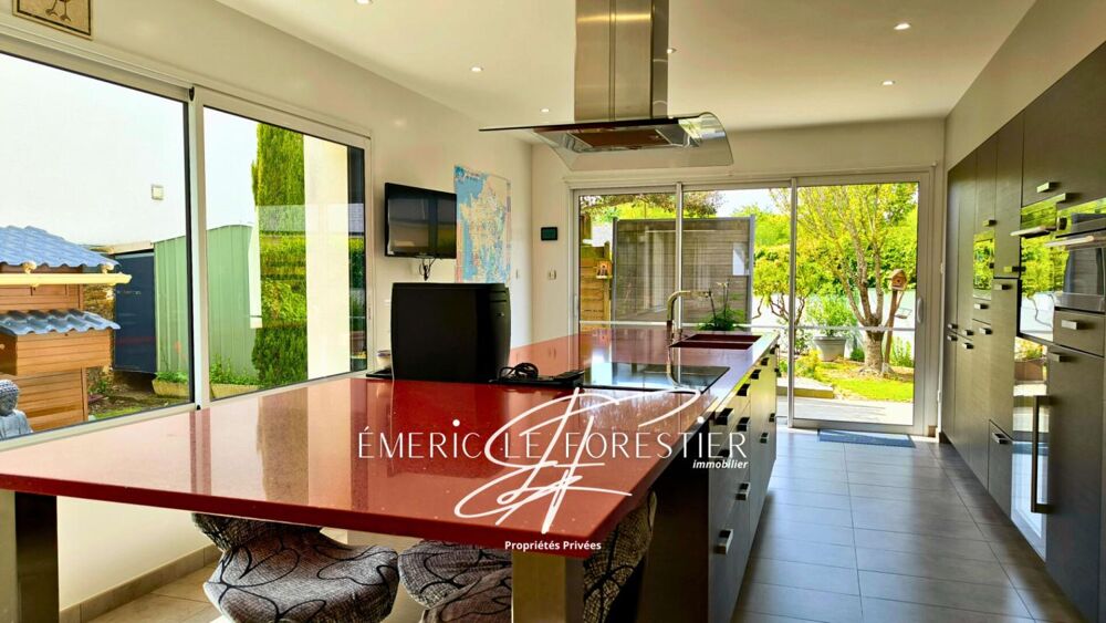 Maison Ombree D Anjou 7 pièce(s) 263 m2