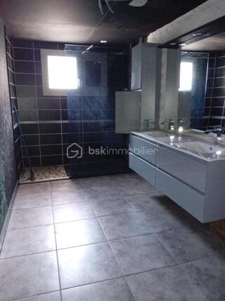  Proprit/chteau  vendre 4 pices 110 m