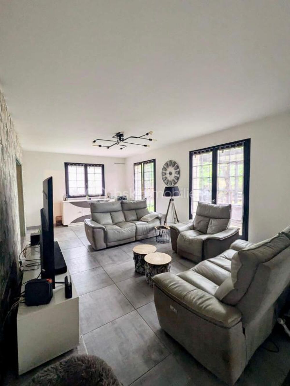 MAISON FAMILIALE  6 CHAMBRES  UN CADRE DE VIE IDÉAL !