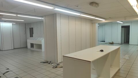   À LOUER – Local commercial 220 m² en plein cœur de BERGERAC (24) 