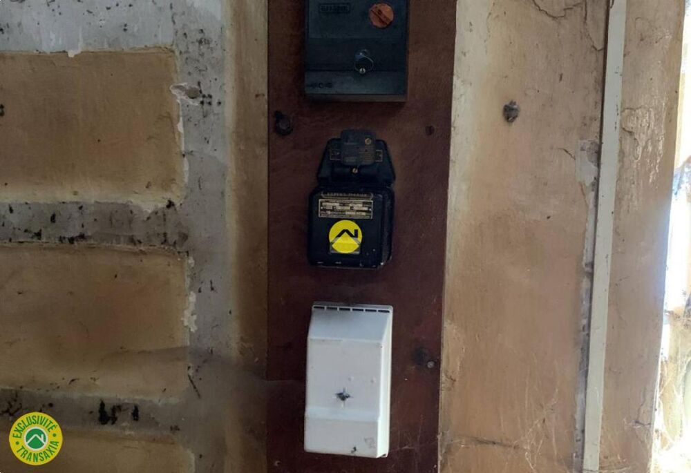 1 maison et 2 granges