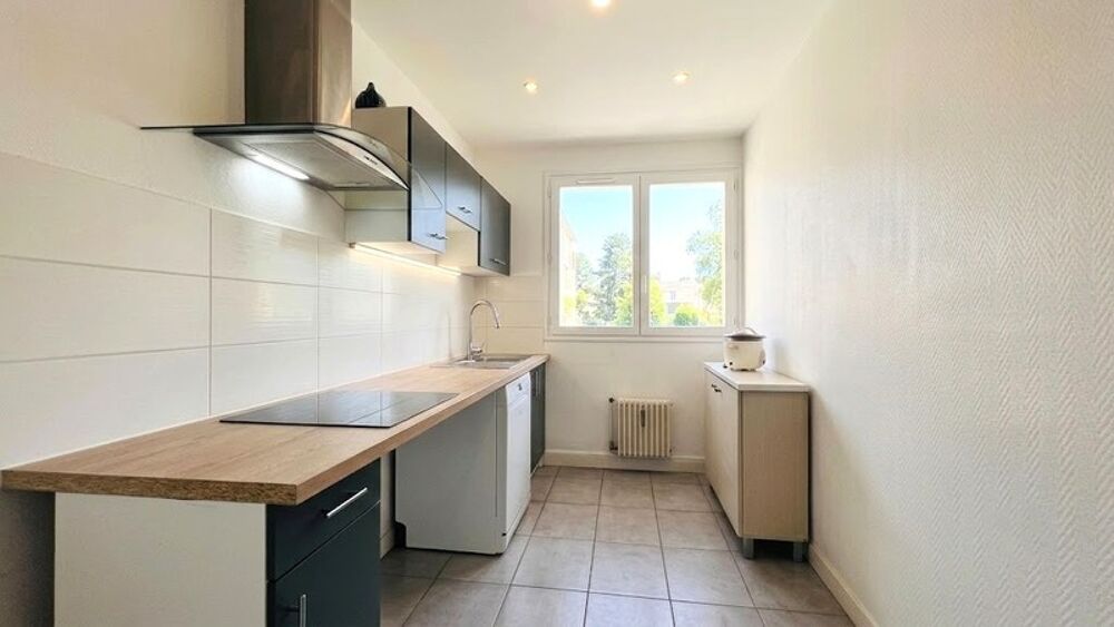 Dpt Finistère (29), A vendre QUIMPER Ouest, Appartement type 3 de 64 m² habitable avec trois balcons - Cave