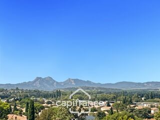 Vente Maison Demeure de caractère au cœur de la Provence: 242 m2 de superficie habitable, TERRASSE PANORAMIQUE. Distribution sur 3 niveaux :c Mallemort