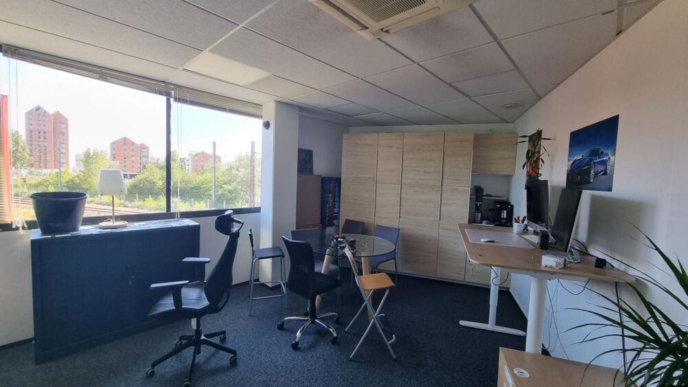   BRUGES , EPARC  - Bureaux 27,19m² - Vide ou loué Bruges