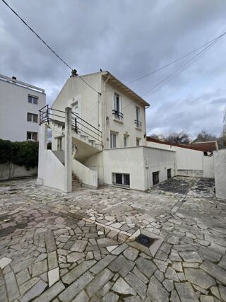  Immeuble à vendre 4 pièces 120 m²