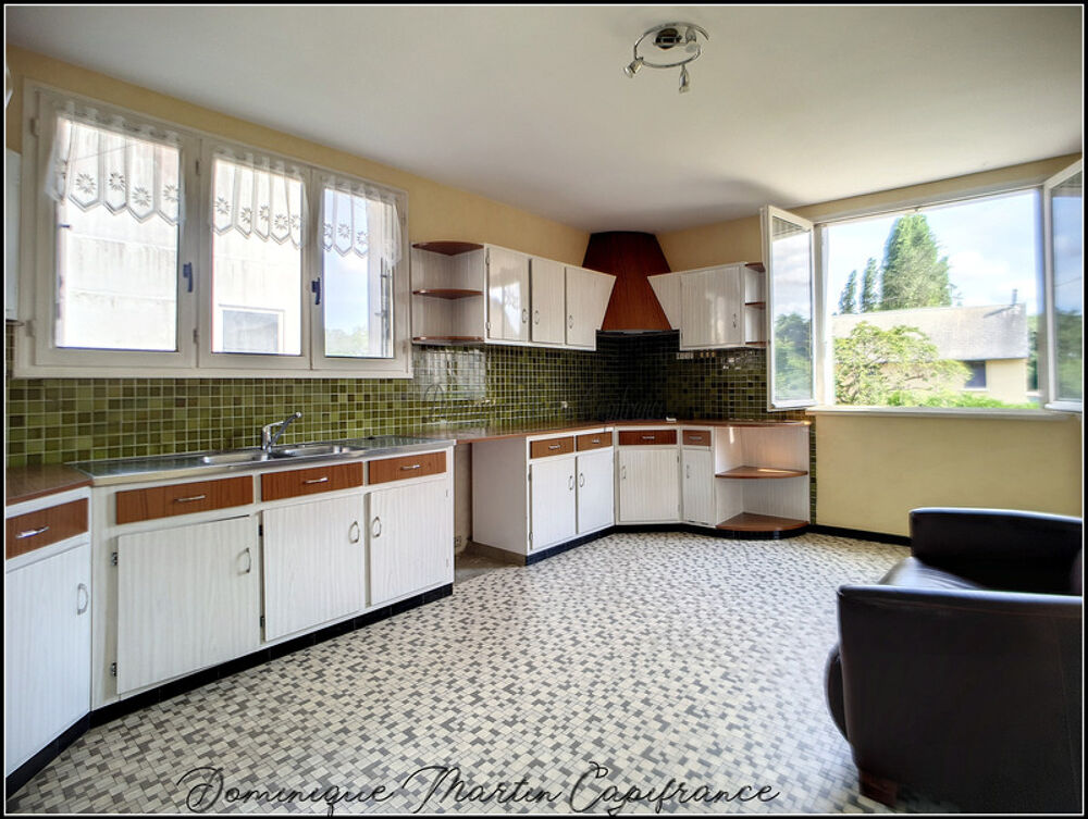 Dpt Sarthe (72), à vendre LA CHARTRE SUR LE LOIR maison P6 de 132,48 m² - Terrain de 629,00 m² - cave-balcon- terasse