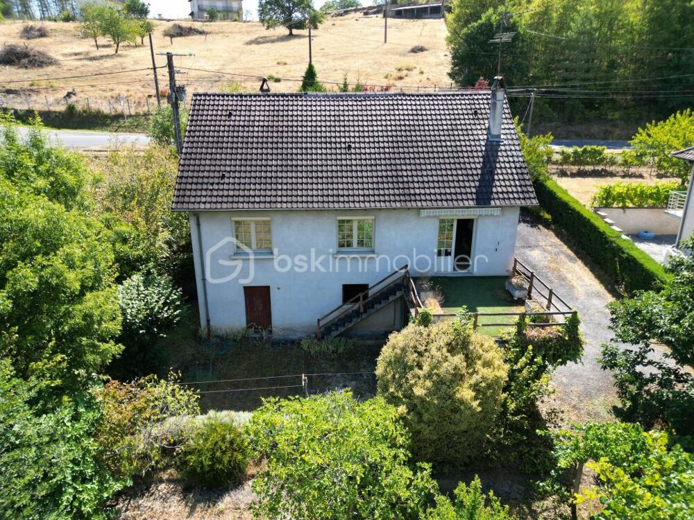 Maison lumineuse avec deux terrasses et parking à vendre !