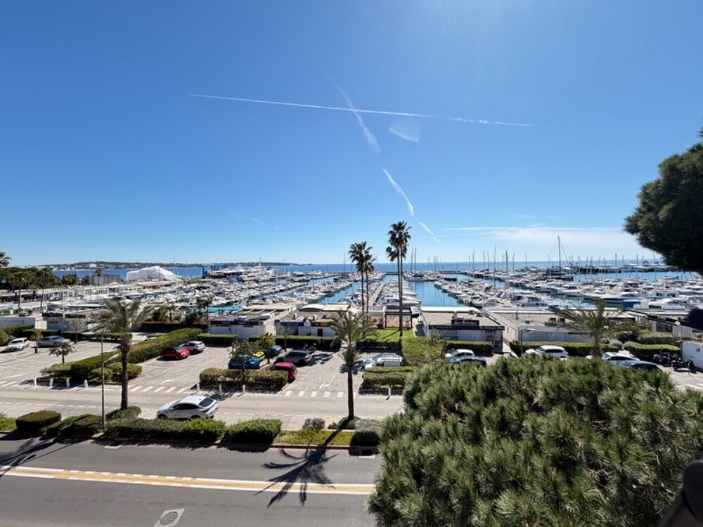 ?Appartement T1 Golfe-Juan vue mer spectaculaire, grande terrasse, garage fermé