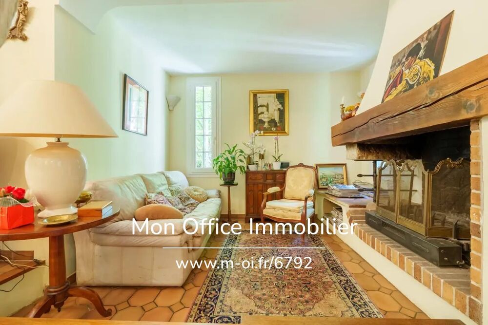 Vente Villa Référence : 6954-VCA. - Une villa de plain-pied style mas provençal de 172 m² sur une parc plat de 5 000 m² avec piscine Le beausset