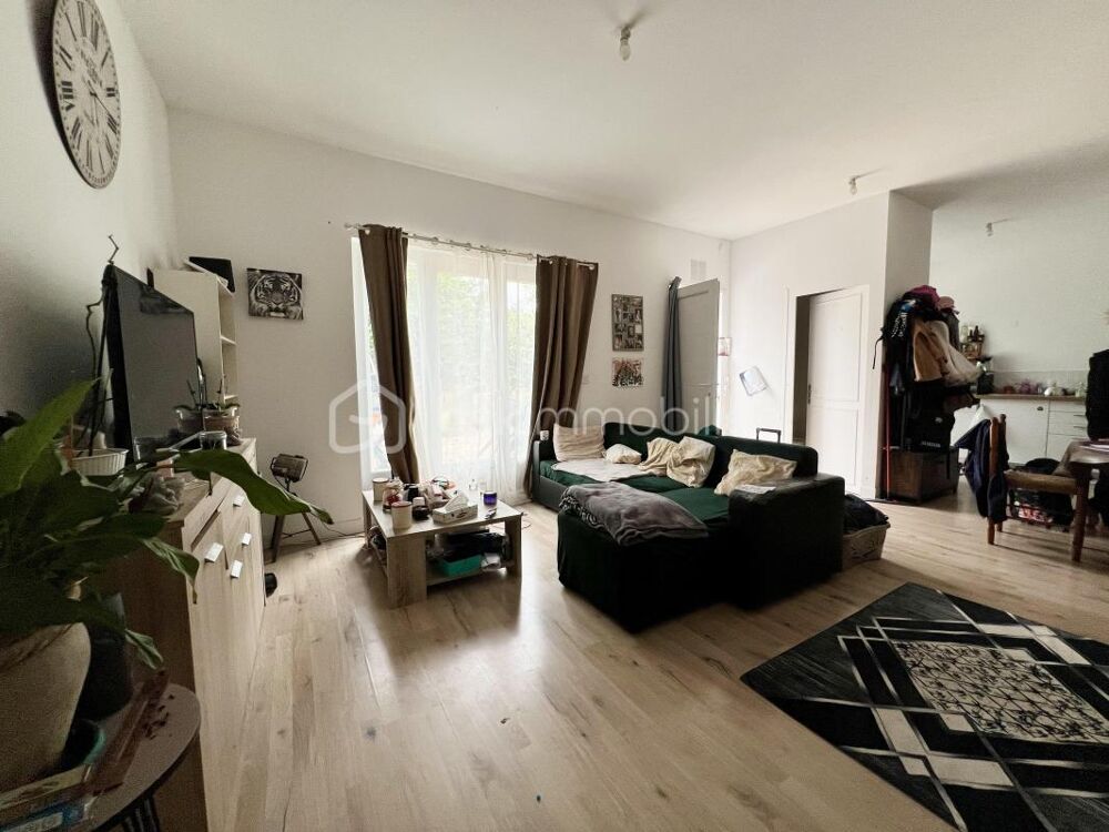 À vendre  Maison de 76 m² louée 660 €/mois  Spécial investisseur  Saint-Aigulin centre