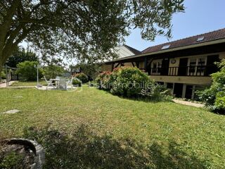  Proprit/chteau  vendre 10 pices 261 m