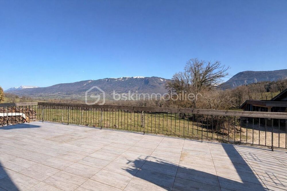 À Vendre  Maison ancienne 117 m² avec sous-sol complet  Terrain 1 000 m²  Vue montagne  Sans vis-à-vis