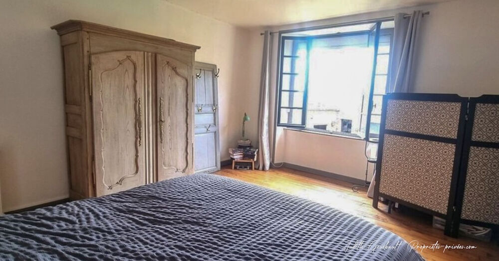 Maison de ville 225m2. BAISSE DE PRIX