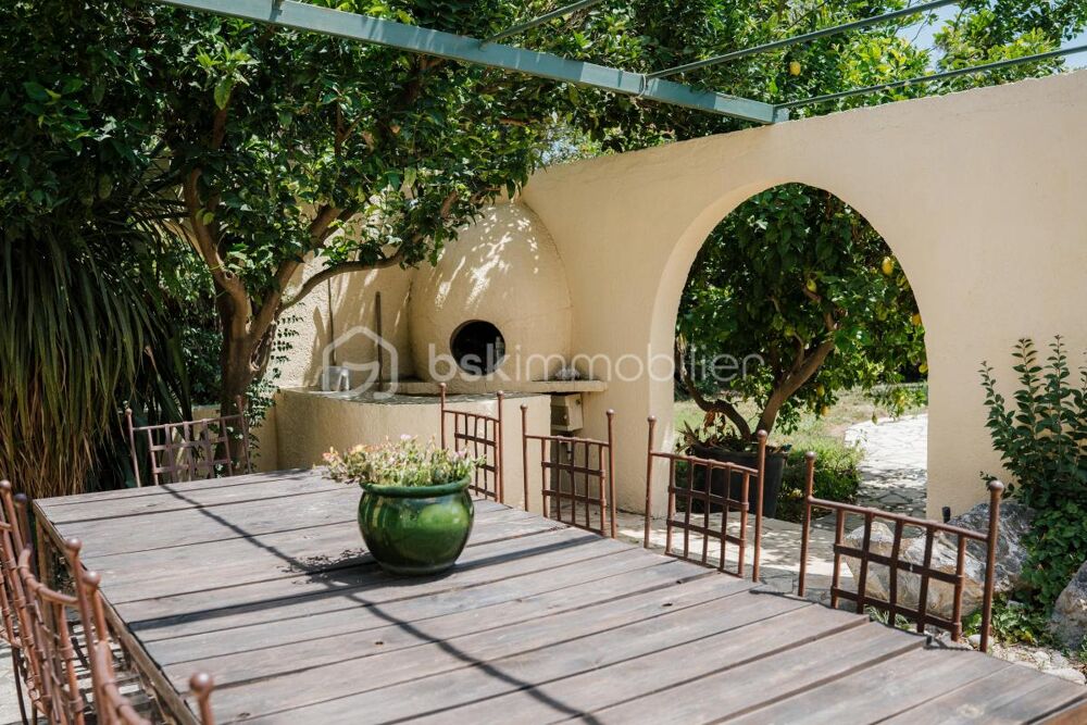 Magnifique maison avec piscine et grand jardin arboré