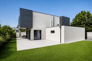  Villa à vendre 9 pièces 227 m²