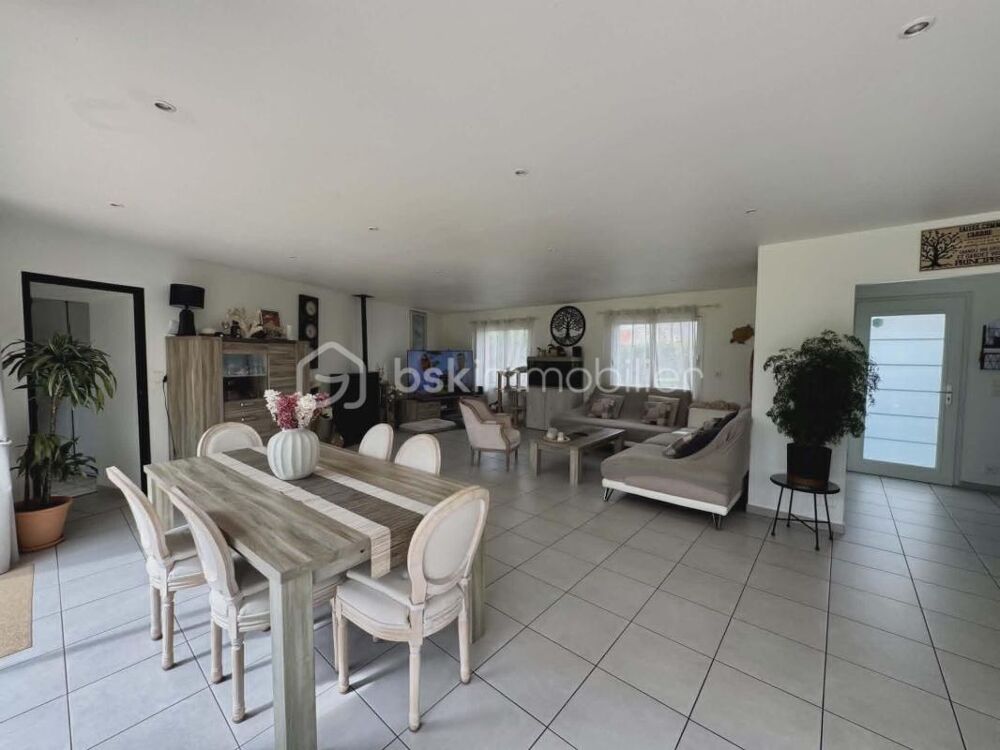 Vente Maison ***MAISON EN PIERRE *** 208 M² *** 15 MIN DE BAYEUX *** Cahagnolles