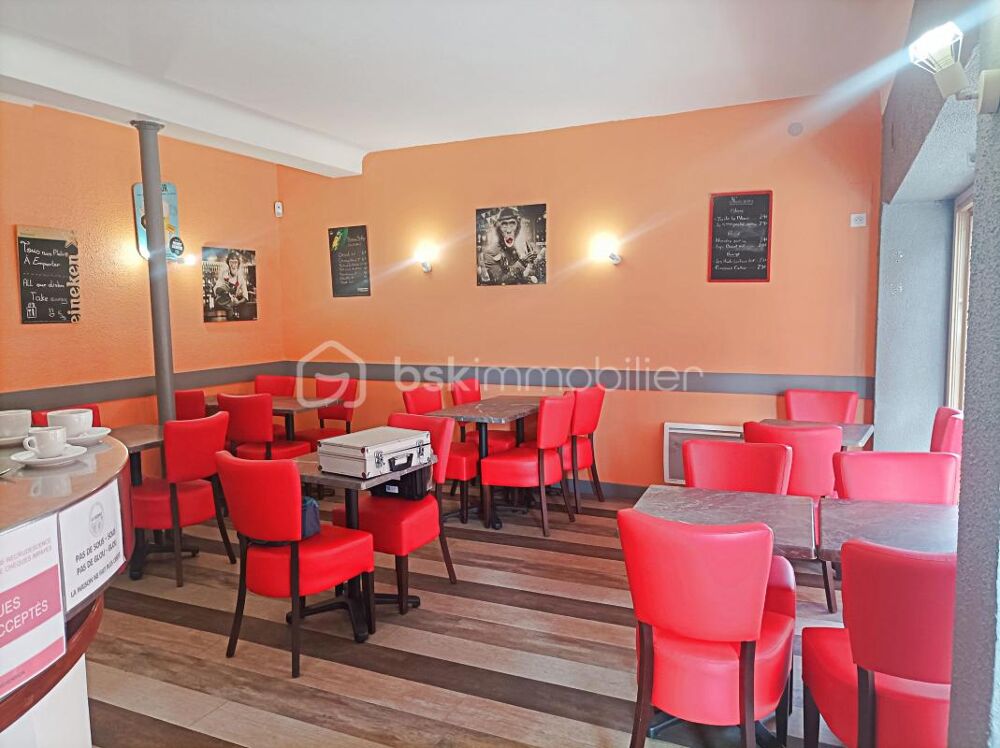 Vente Immeuble ? À Vendre à Cazals – Immeuble en pierre avec local commercial loué – Idéal investisseur ! Cazals