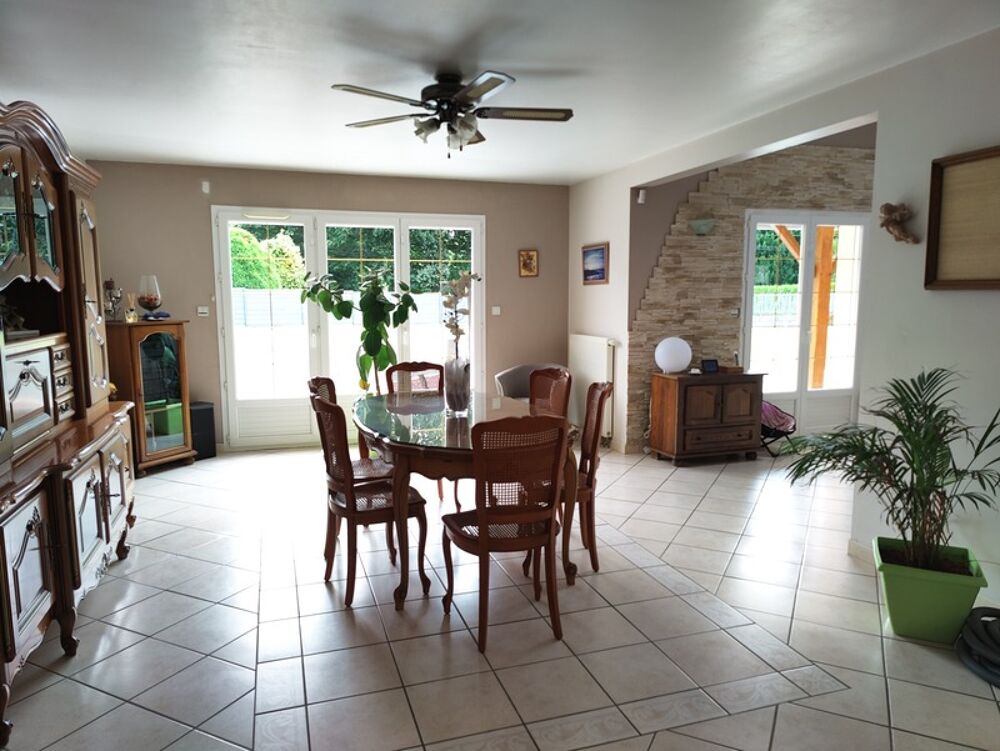 Maison avec hangar